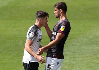 Estadounidense protagoniza pelea en plena cancha