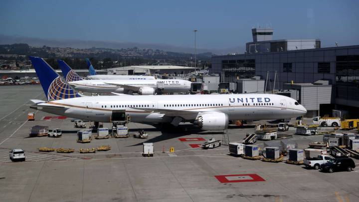 United Airlines despedirá a 36.000 empleados, casi la mitad de su personal en Estados Unidos