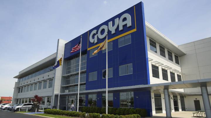 Goya Foods enfrenta un "boicot" latino tras alabanza de su CEO a Trump