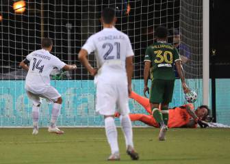¡Qué error! Chicharito falla penalti con LA Galaxy