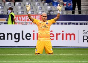 ¡Denle el 10! Keylor muestra su enorme técnica con el balón