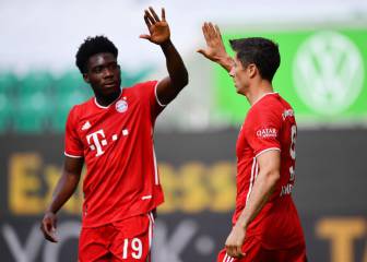 Alphonso Davies presume imagen junto a Lionel Messi