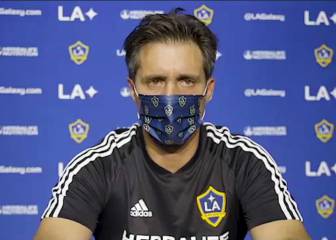 Schelotto habla sobre la situación de Jona dos Santos y Chicharito