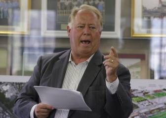 Dueño de RSL venderá al club tras acusaciones de racismo