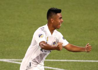 Barros Schelotto, feliz por primer gol de Efraín Álvarez