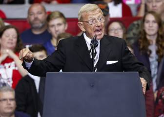 Trump dará Medalla de la Libertad a excoach de NCAA