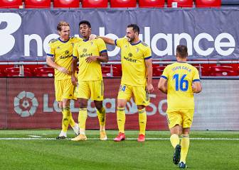 Choco Lozano estrena titularidad con el Cadiz en LaLiga
