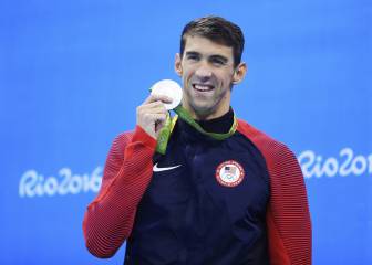 Granja hace un laberinto con silueta de Michael Phelps