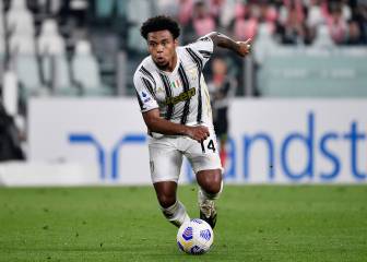 McKennie presume su auto nuevo frente al Allianz Stadium