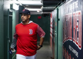 Reporte: Alex Cora ha estado en contacto con Fenway Park