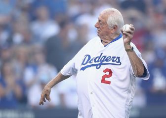 Tommy Lasorda es hospitalizado