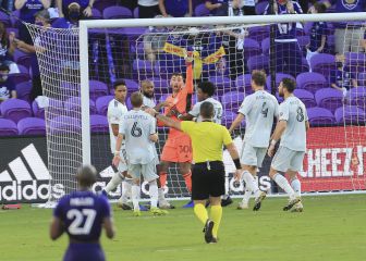 Le atajó un penalti a Nani y en la entrevista comenzó la locura