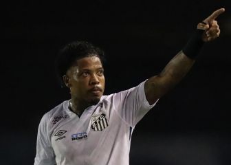 El golazo de Marinho para que Santos se acerque a semis