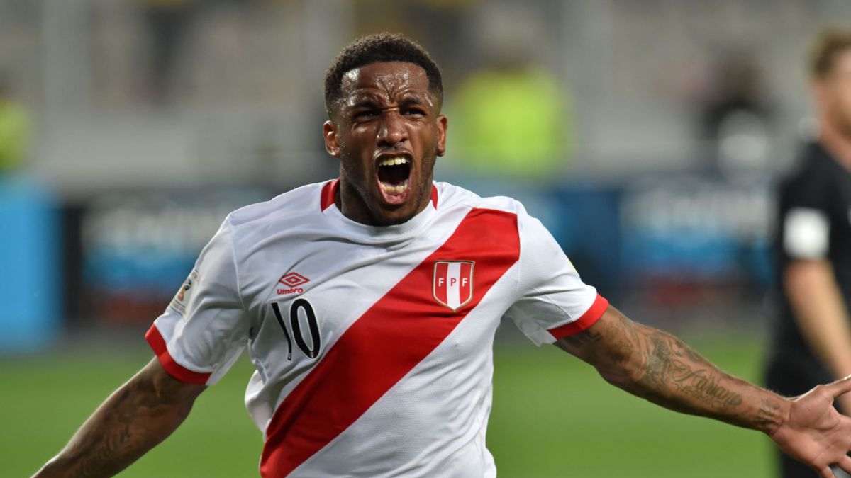 Jefferson Farfán celebrates Año Nuevo with an announcement that he will join MLS
