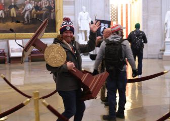 Arrestado uno de los asaltantes al Capitolio que se llevó el atril de Nancy Pelosi