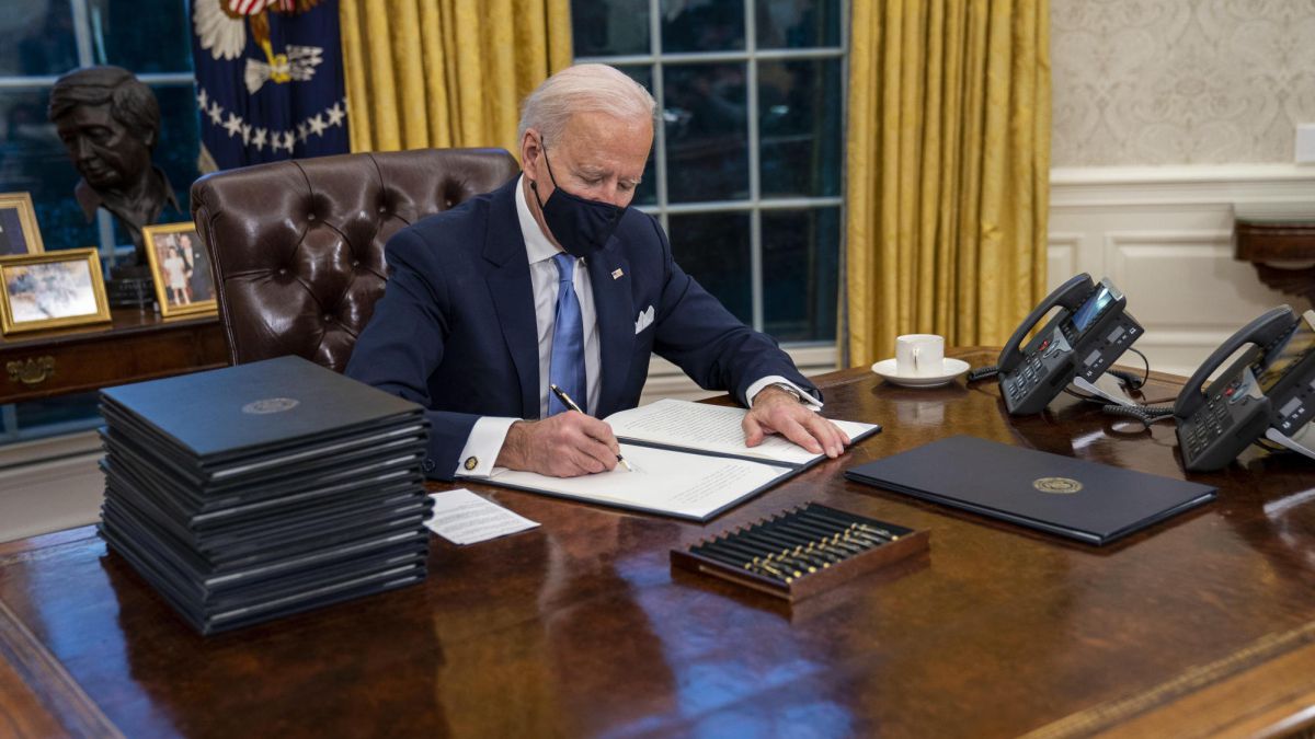 Joe Biden, to US Soccer: “Equal pay, now, or funding runs out”