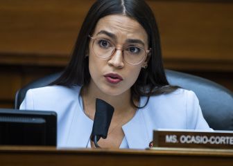 AOC compara su agresión sexual con asalto al Capitolio