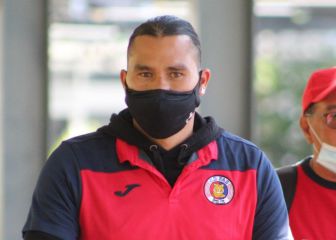 Gullit Peña ya está en El Salvador para reportar con FAS