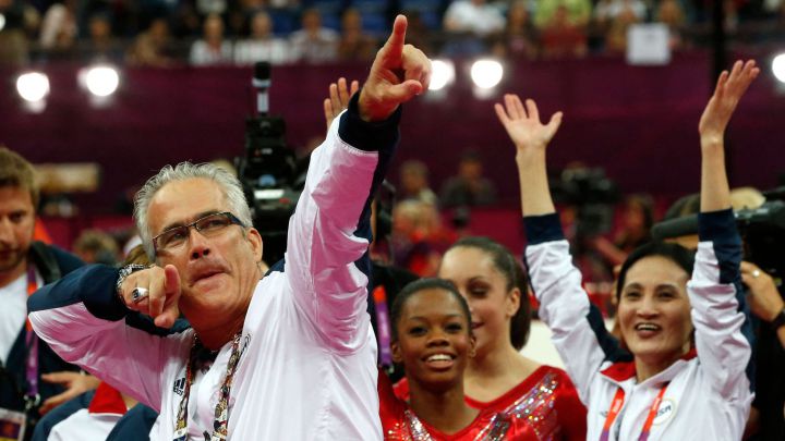 Se suicida John Geddert, ex entrenador estadounidense de ...