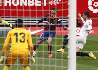 El gran remate de Dest que reventó el poste del Sevilla