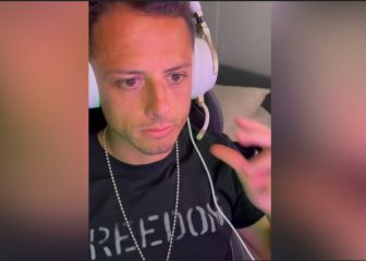 Chicharito presume su estación de videojuegos con todo y control de LA Galaxy
