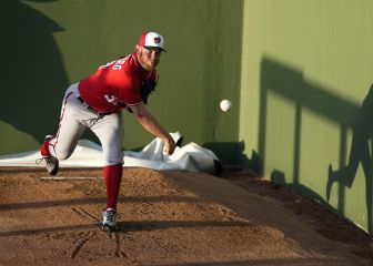 Stephen Strasburg, removido en la loma por lesión menor