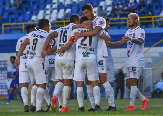 Zelaya supera histórica marca goleadora de Raúl Díaz Arce