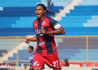 Gullit Peña anotó un golazo con el Club Deportivo FAS