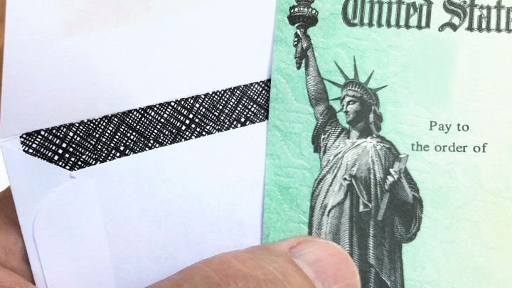 Tercer pago de estímulo: ¿Cuáles son las diferencias entre la tarjeta EIP y el cheque de estímulo impreso? - AS USA