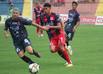 FAS y Gullit Peña remontaron en casa contra Alianza FC