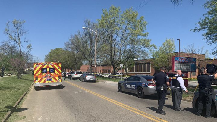 El lunes 12 de abril se registró un tiroteo en una escuela de Knoxville, Tennessee