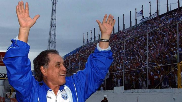 Muere Chelato Uclés, histórico entrenador de la selección de Honduras - AS  USA