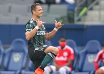Brian Schmetzer se deshace en elogios por Chicharito