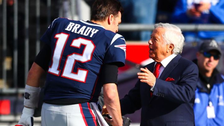 Tom Brady y Robert Kraft con los Patriots