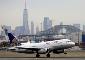 United Airlines sortea vuelos gratis entre viajeros vacunados