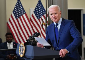 Biden firma decreto contra la discriminación hacia asiáticos