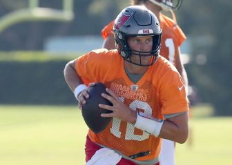 Veteranos de Bucs van a las instalaciones del equipo