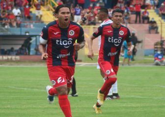 Un año y afuera; Gullit Peña no seguiría con CD FAS