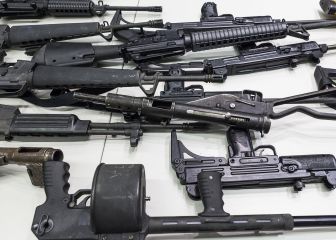 Juez federal revoca prohibición de armas de fuego en California