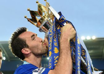 Charlotte se refuerza con histórico campeón de la Premier League