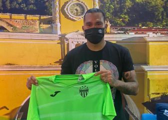 Gullit llega a Guatemala y amenaza con ganar el título