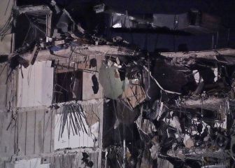 Edificio en Surfside, Florida, se derrumba parcialmente al; menos tres muertos