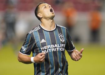 El logro de Vela en 2019 que buscará emular Chicharito en MLS