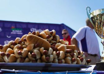 El concurso de comer hot dogs, la extraña tradición del 4 de julio en Estados Unidos