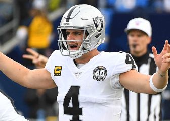Carr no quita el dedo de renglón con Davante Adams