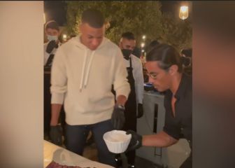 Kylian Mbappé pasó por el restaurante de Salt Bae