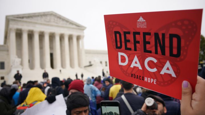Juez de Texas suspende el programa DACA: ¿Cómo va a afectar a los dreamers?  - AS USA