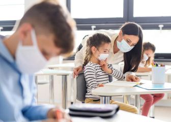 ¿Por qué la AAP recomienda el uso de mascarilla dentro de la escuela?