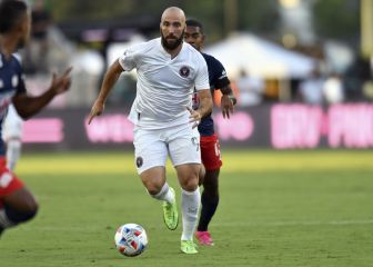 Pipita Higuaín salió lesionado y entre abucheos de la afición