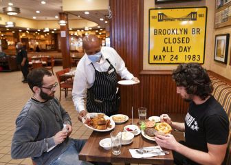Nueva York exigirá prueba de vacunación para entrar a restaurantes